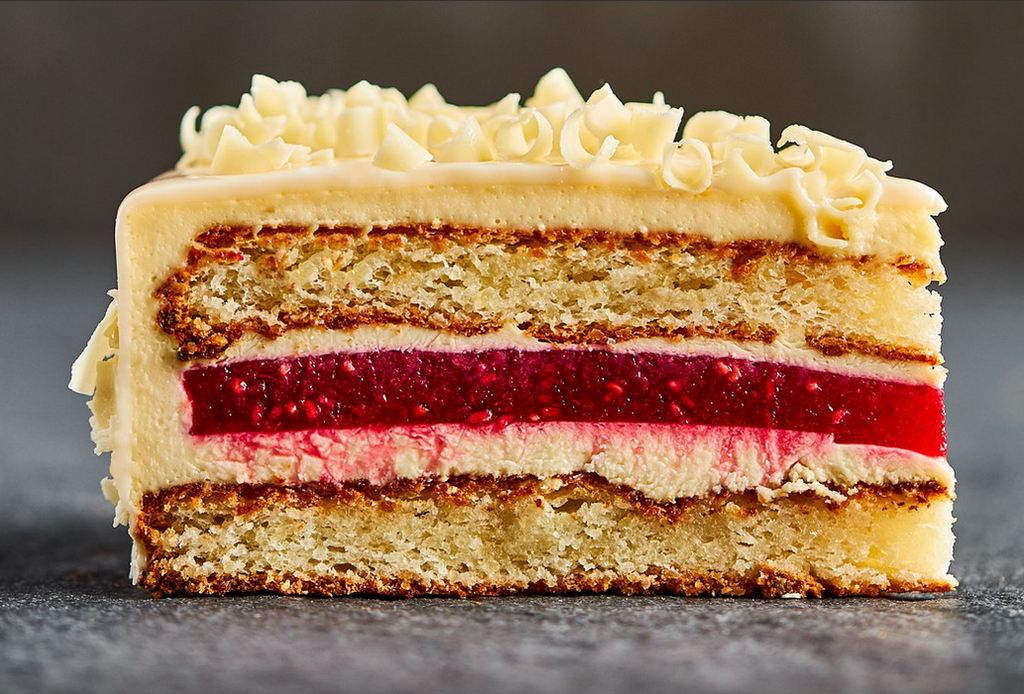 pre-sliced vanilla sponge & raspberry cake
